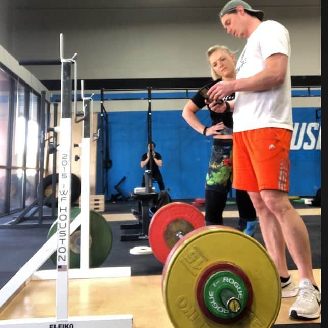 モーガン・キングのインスタグラム：「Back to work. • • • #monday #motivation #puttheworking #powerandgraceperformance #letsbegreat #weightlifting #striveforgreatness」