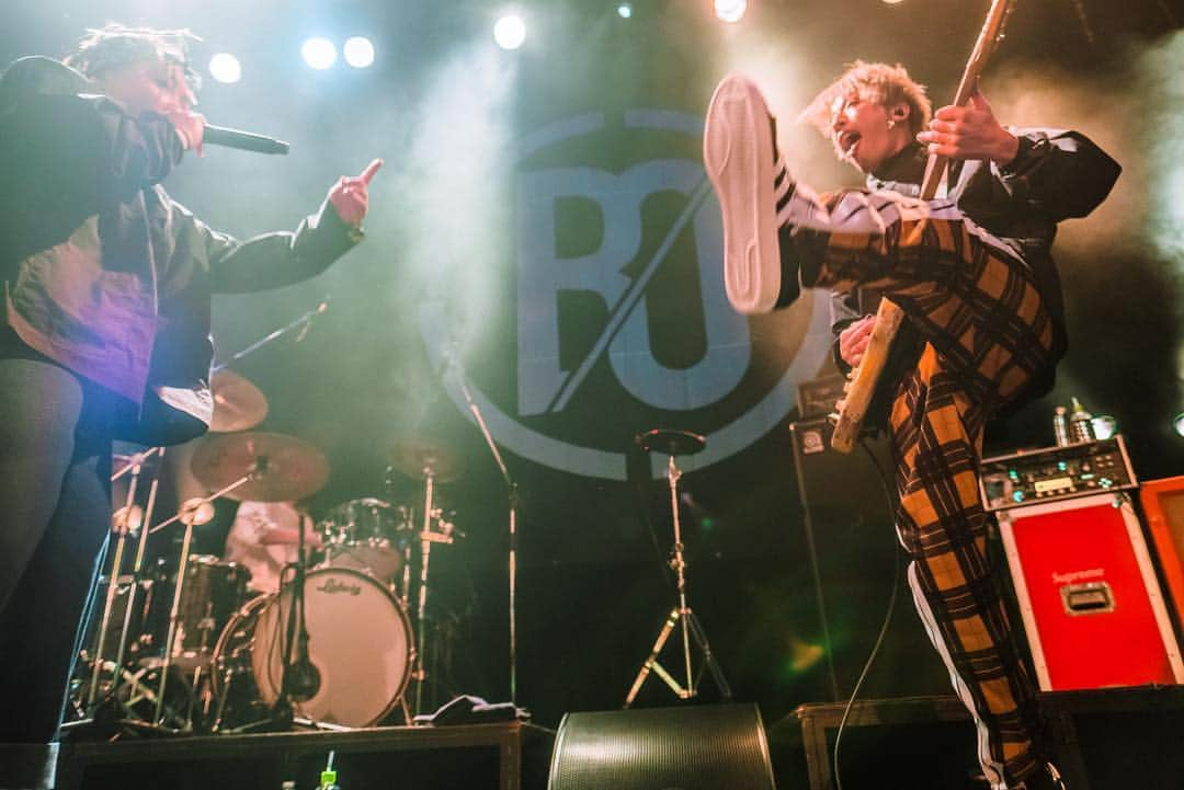 BACK-ONさんのインスタグラム写真 - (BACK-ONInstagram)「2019.04/07 「CHOP KICK TURN TOUR」Final at 渋谷WWW Photo by @satria_khindi  #backon #backon爆音 #kenji03 #teeda #chopkickturn #www」4月8日 22時42分 - back_on_jpn