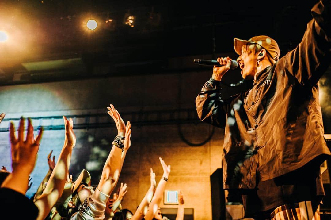 BACK-ONさんのインスタグラム写真 - (BACK-ONInstagram)「2019.04/07 「CHOP KICK TURN TOUR」Final at 渋谷WWW Photo by @satria_khindi  #backon #backon爆音 #kenji03 #teeda #chopkickturn #www」4月8日 22時42分 - back_on_jpn