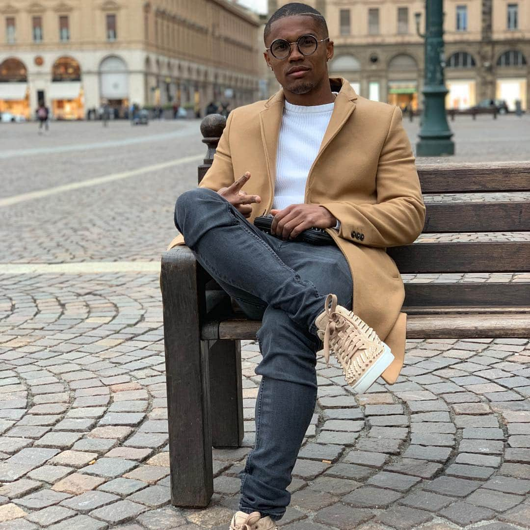 ダグラス・コスタさんのインスタグラム写真 - (ダグラス・コスタInstagram)「🤓 ✌🏾🤓」4月8日 22時57分 - douglascosta