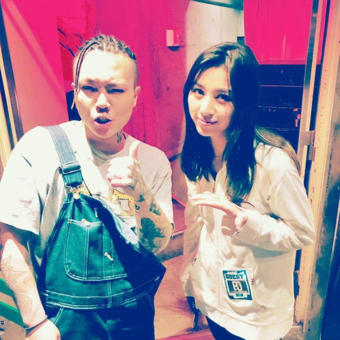 TEEDAさんのインスタグラム写真 - (TEEDAInstagram)「Honoka She also came to our show last night! And her rap is so tight like me haha ;) thank you for coming my sister!  昨日のファイルにlolのHonokaも来てくれたー！ありがとうねー！！ #backon #teeda #kenji03 #rock #hiphop #jhiphop #rockband #jrockband #rap #jrap #bringthenoise #tokyo #adachi #tattoo #punk #mixture  #lyricist #trackmaker #composer #songwriter #tstar #avex #avexmanagement #anime #anison #animethemesong #tokyojapan #chopkickturn #honoka #lolavex」4月8日 22時50分 - teeda_bo