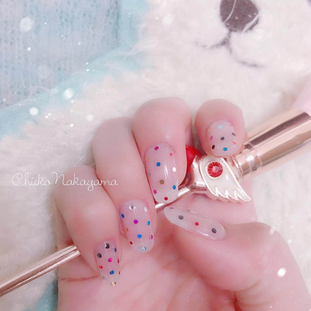 なかやまちえこさんのインスタグラム写真 - (なかやまちえこInstagram)「マイネイル右手💅 きまぐれキャット フォーミングジェル7200⠀ （7200のナチュラルな透け感も可愛い♡スカルプ可愛いね） ホログラム 私物 #nail #nails #nailart #ネイル #美甲 #ネイルアート  #clou #nagel #ongle #ongles #unghia #japanesenailart #manucure #네일 #젤네일 #네일아트 #네일리스트 #japanesenails #manicurist #gelnails #水玉ネイル #ドットネイル #dotnails @kimagure_cat_whim」4月8日 22時51分 - chiekonakayama