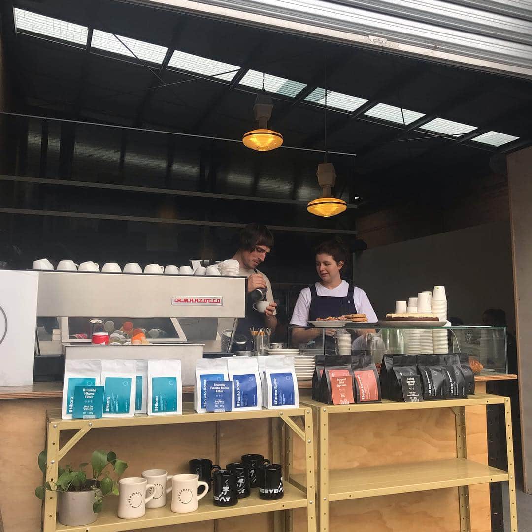 goodcoffeemeさんのインスタグラム写真 - (goodcoffeemeInstagram)「New location for @everydaycoffee 💯 LOVE the vibes here (despite this just being a temporary setup until inside is all done!) @vja  #goodcoffee_collingwood #goodcoffee_melbourne #everydaycoffee」3月25日 14時41分 - goodcoffeeme