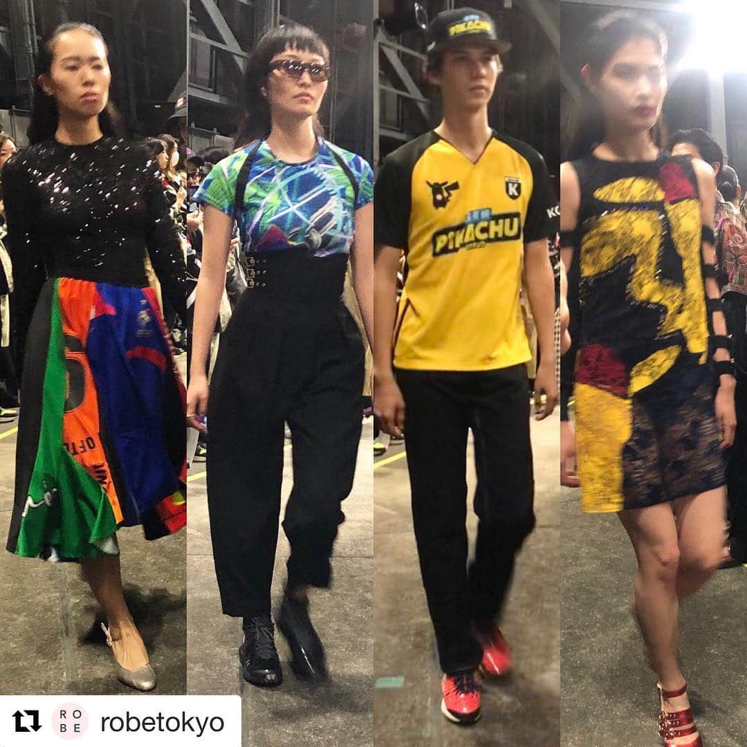 azのインスタグラム：「スーパーレディーがおるで #Repost @robetokyo with @get_repost ・・・ #pokémon はもはや誰もが知る日本語⚡️みんな大好きピカチュウが実写版になって登場するの、知ってました😳そしてなんと間も無く行われる #KOCHÉ  のショーで何かコラボが行われる模様。。。？出てくるかなピカチュウ🤔映画 #名探偵ピカチュウ は5／3公開です⚡️ ・ ・ フランスのブランド #KOCHÉ のショーは原宿とんちゃん通りでの開催に続き2回目💥今回はなんと渋谷の象徴であるTSUTAYAの屋上で開催🏗“日本の中でもアイコニックな場所である渋谷。様々なカルチャーが入り混じるのがTSUTAYA”とデザイナーのコシェが言う通り、渋谷はまた面白い街になってるんですよね。 ・ 2020に向け絶賛再開発中の渋谷は、ファッションはもちろんカルチャーやITビジネスの中心地になろうとしています。言葉だけだと入り混じることのなさそうなカルチャーとITですが、もう文化と言えるほど私たちの生活にはテクノロジーが馴染んでいるのです。そしてこの街はそのカオスを体現する生配信地点。 ・ アイコニックなサッカーユニフォーム×クチュール技術によって作られる服は、東京のミックスされた空間にぴったり。そこにプラスされるのは「世代や壁を超えて愛されている」と語るピカチュウのエッセンス⚡️ #名探偵ピカチュウ とのコラボTやキャップ、ピカチュウを潜ませたドレスなどが登場❤️ ・ 鉄骨に囲まれた屋上のさらに上から見下ろすモデルたち。まるで映画のワンシーンのようです⚡️ #名探偵ピカチュウ のポスターヴィジュアルにもでてくるビルのシーンを彷彿とさせますね💡確かな技術をもってつくられる #KOCHÉ の服もまた、世代を超えて愛されるものになるのでしょう☺️⚡️ ・ #コシェ #couture #pokemon #pokémon #名探偵ピカチュウ #pikachu #ピカチュウ #ポケモン #shibuya #TSUTAYA #ROBE東コレ隊 #AmazonFWT #東コレ #fashionweek #19aw #AmazonFashionWeekTOKYO #ファッションショー #ランウェイ #AFWT #アマゾンファッションウィーク #2019aw #ROBEtokyo #越境レディ #tokyo #东京 #도쿄 #동경」