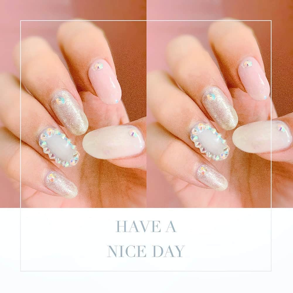 桜咲乃愛さんのインスタグラム写真 - (桜咲乃愛Instagram)「newnail💅💞 シンプル💖  気持ちもう少し尖った形がすきだけどなんか色々ミスった（笑）🤣🎀 オーロラの囲みが最高に可愛い💖  #ネイル#ネイルデザイン #シンプルネイル#囲みネイル#newnail#春ネイル#ジェルネイル#ジェル#パラジェル#ジェルネイルアレルギー#スワロフスキーネイル」3月25日 14時48分 - noasama1101