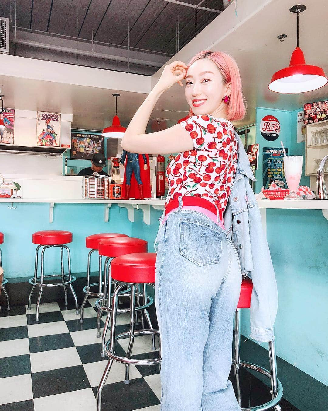 Ruuさんのインスタグラム写真 - (RuuInstagram)「I can't stop Smiling😜🍟🥤🍒 🍒 @dolcegabbana 👖 @calvinklein  #ruuootd #fizzandco」3月25日 14時54分 - ruufabulous