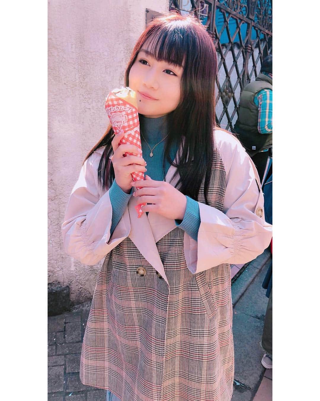 久代梨奈さんのインスタグラム写真 - (久代梨奈Instagram)「原宿！クレープ！うまいっ！ クレープの中身はバナナチョコクリームです🍫🍌 #原宿 #大好き 💗 #マリオンクレープ  #17kg」3月25日 15時12分 - rina.kushiro_official