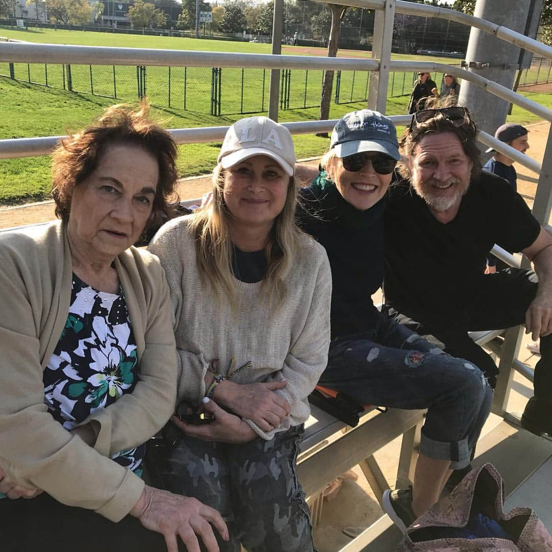 シャロン・ストーンさんのインスタグラム写真 - (シャロン・ストーンInstagram)「Sunday. Little league  #Family」3月25日 15時22分 - sharonstone