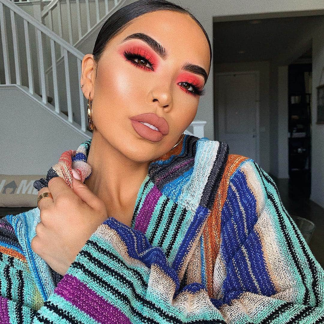 iluvsarahiiさんのインスタグラム写真 - (iluvsarahiiInstagram)「Watermelon eyes 🍉 shoutout to my parents for letting my take over their living room for this pic.  __________________________________  Brows • @urbandecaycosmetics Brow Blade In Dark Drapes  Eyes • @colourpopcosmetics Through My Eyes Palette #iluvsarahiixcolourpop  Lashes • @lillylashes in Miami  Face •  @jouercosmetics high coverage concealer in wheat + @toofaced Multi use concealer (contour) in Chestnut  Cheeks • @maccosmetics give me sun bronzer + @buxomcosmetics Ibiza Blush + @meltcosmetics Gold Ore Highlight  Lips • @lagirlcosmetics Keep It spicy lip pencil + @doseofcolors Nude Chica  Robe • @missoni」3月25日 15時27分 - iluvsarahii