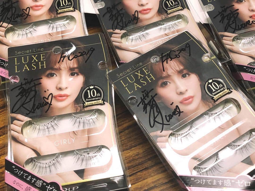 舞川あいくさんのインスタグラム写真 - (舞川あいくInstagram)「Thankyou‼︎ FACo❤️ FUKUOKA ASIA COLLCTION 2019 🥰👠💋 @dupbeauty ブースに来てくれた皆さん ありがとうございました！ これからも"あいくつけまつげ" よろしくお願いします♡ #fashionshow #eyelash #あいくつけまつげ #Aboutlastnight」3月25日 15時28分 - aiku_0817__