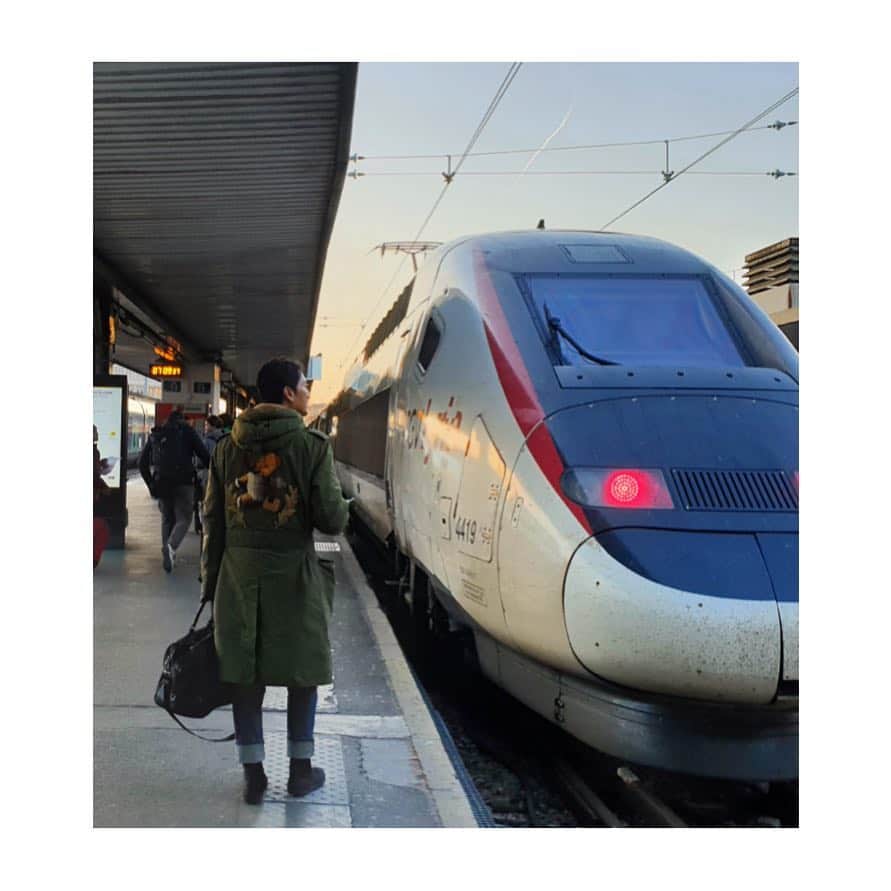 シン・ヒョンジュンさんのインスタグラム写真 - (シン・ヒョンジュンInstagram)「TGV . #미쓰코리아 #tvn」3月25日 15時30分 - _shinhyunjoon_