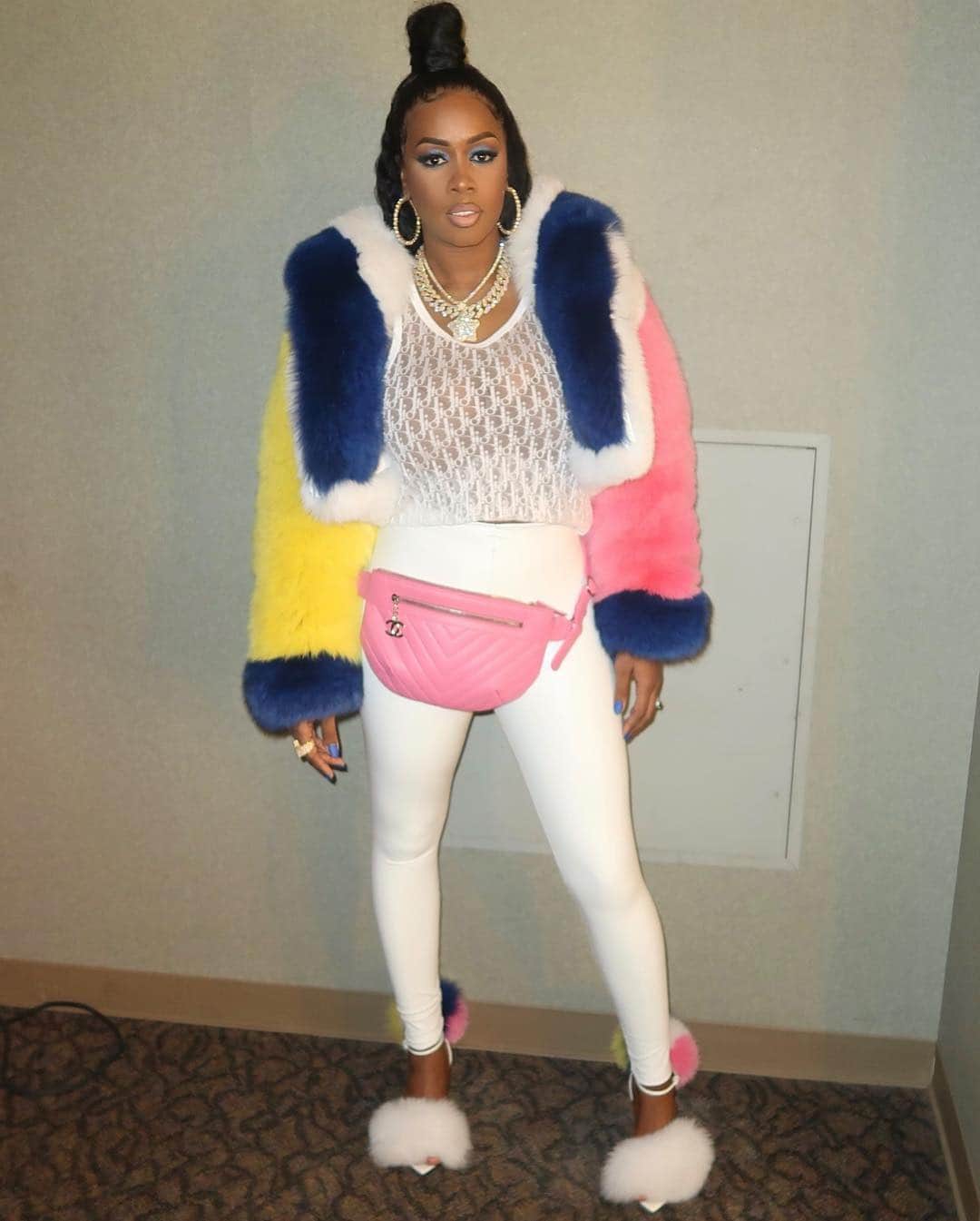 のインスタグラム：「When your new neckwear 🌟from @skydiamonds47 inspire you to have @danielsleather make you a custom cropped color block fur (with a hood😍) Then you take a pair of $1200 @YSL shoes & he makes them match🥰 Throw in a sheer @Dior tank & a @ChanelOfficial waist belt and some painted on white leather pants...then to top it off @AndreCavasier slays your hair & @YeikaGlow beats your face flawlessly...💦💧🌊#RemyMa #RemyMafia」