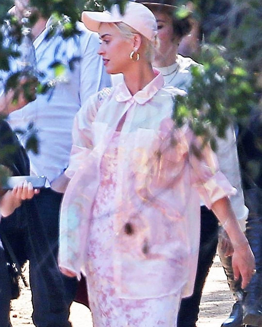 Just Jaredさんのインスタグラム写真 - (Just JaredInstagram)「@katyperry & @orlandobloom kick off their Sunday at Kanye West’s church service! #KatyPerry #OrlandoBloom Photos: Backgrid」3月25日 6時50分 - justjared