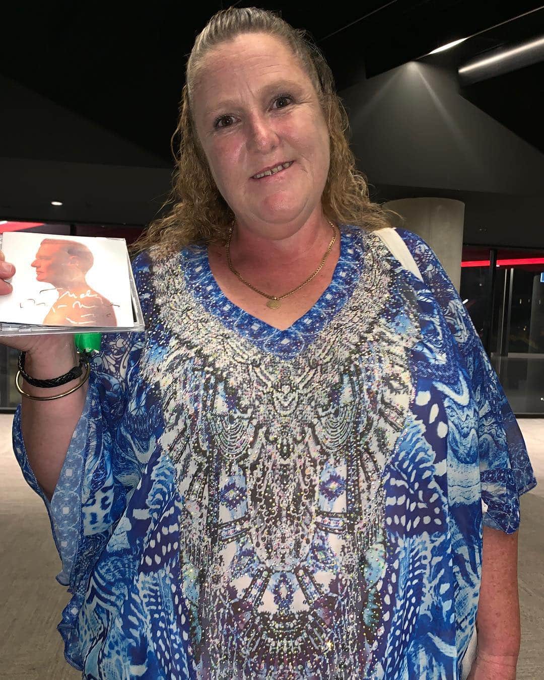 ブライアン・アダムスさんのインスタグラム写真 - (ブライアン・アダムスInstagram)「Late night, after show CD signing session in Sydney. #bryanadamsshinealight #bryanadamstattoo #spiritstallionofthecimarron」3月25日 7時06分 - bryanadams