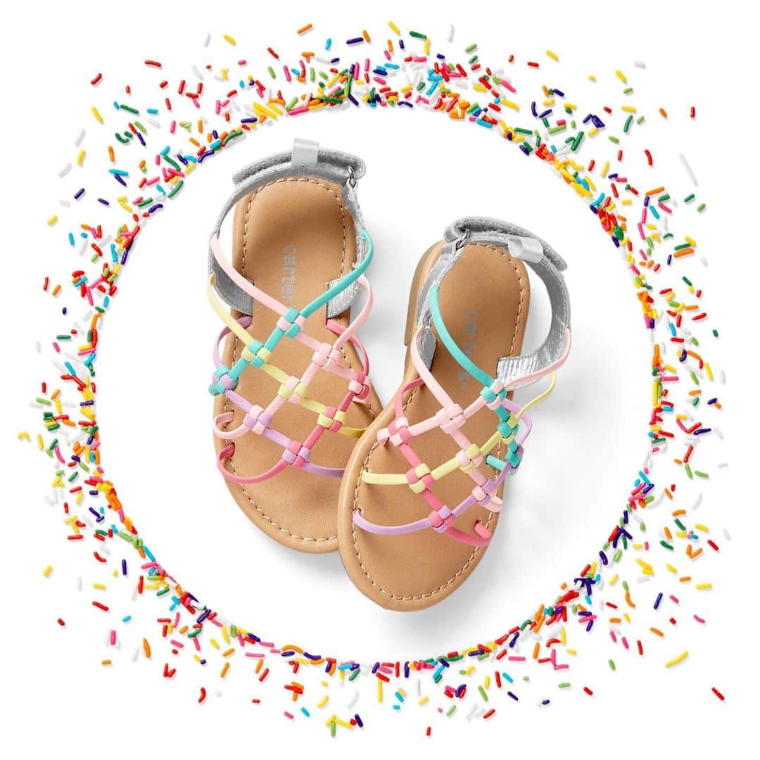 のインスタグラム：「Just like the sprinkles on top. #sandals #makethelook #rainbowsherbet」