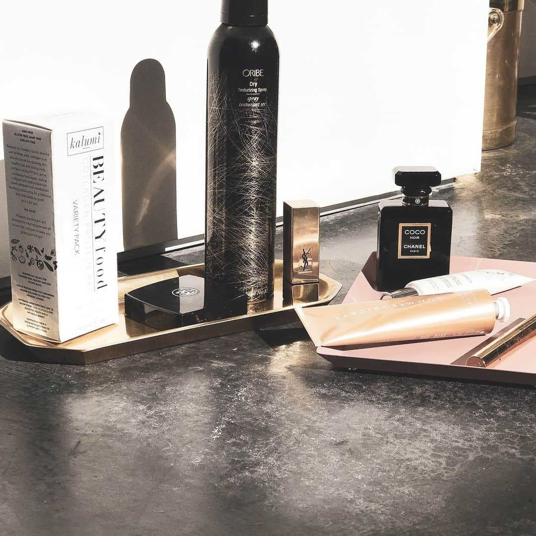 Chrissy Blairのインスタグラム：「#Sundayfunday #beautyroutine」
