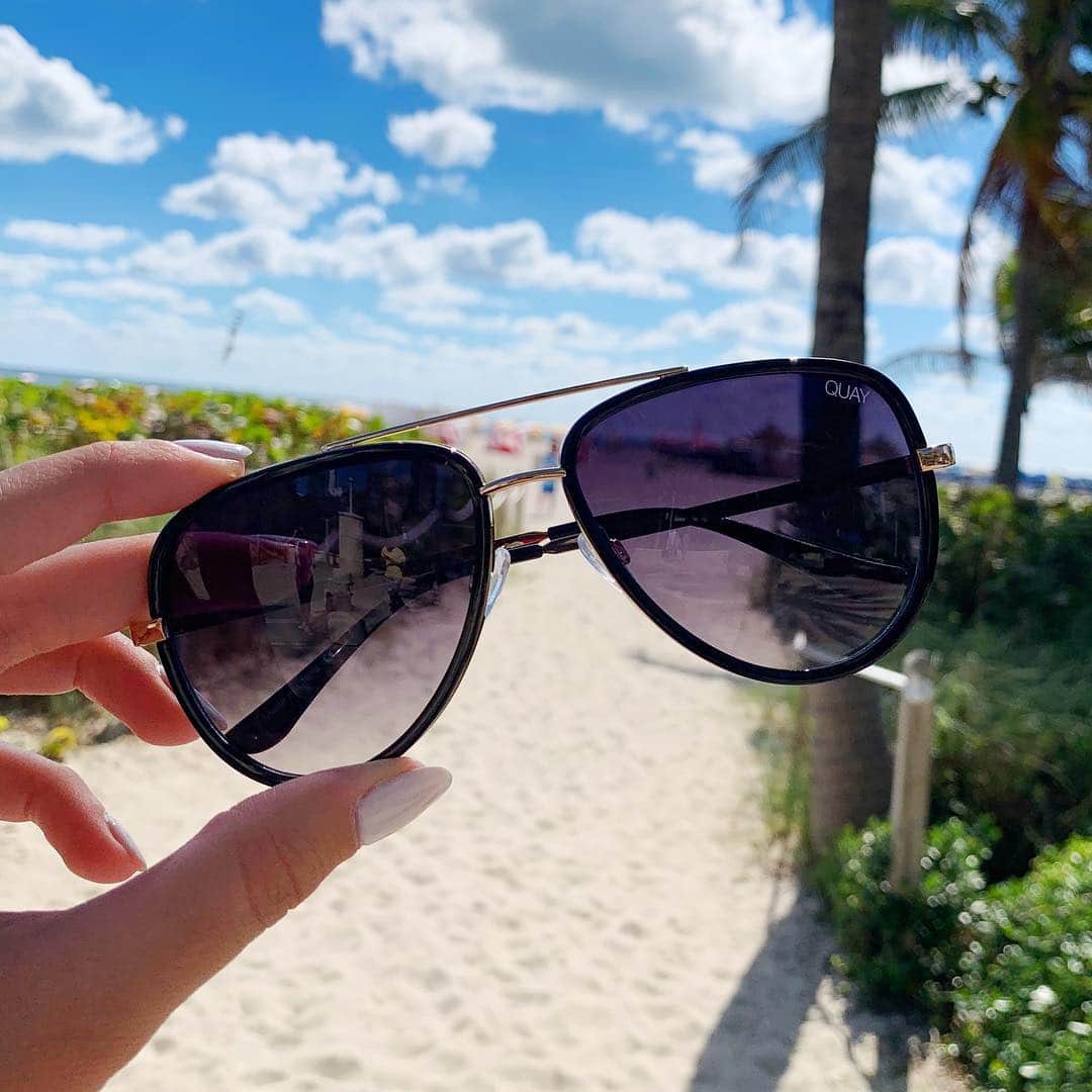 quayaustraliaさんのインスタグラム写真 - (quayaustraliaInstagram)「✨ ALL IN ✨ Already sold out on our US site in clear/brown flash & just a few black/smoke fade left—get yours before they’re gone #QUAYXJLO #QUAYAUSTRALIA」3月25日 8時11分 - quayaustralia