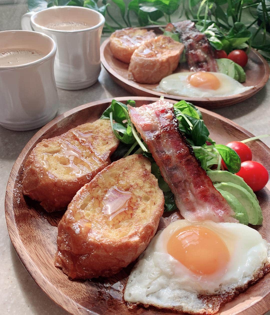 水谷雅子さんのインスタグラム写真 - (水谷雅子Instagram)「#おはようございます #朝食#モーニング #breakfast #breakfasttime☕️ #フレンチトースト#サラダ #目玉焼き#シュガーレディ #カリカリべーコン  #カフェオレ#珈琲 #水谷雅子#水谷雅子beautybook50の私  おはようごさいます☀️🐶🌸 今週もどうぞよろしくお願いします💖 今朝は晴れて風もなく気持ちの良い散歩でした🐕🌸 日中も気温が16度まで上がるみたいです！🌷 日が落ちると急に寒くなりますので調節しやすい服装でお出掛けしてくださいね！ 頑張って行ってらっしゃい😊🌸🌸🌸」3月25日 8時13分 - mizutanimasako