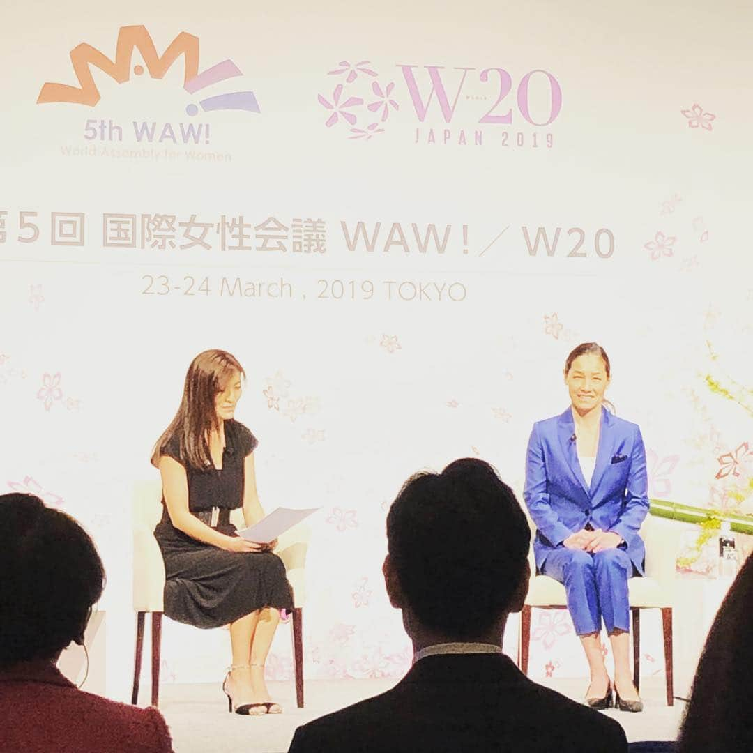 伊達公子さんのインスタグラム写真 - (伊達公子Instagram)「第5回WAW/W20合同セッションに昨日、登壇しJICAオフィシャルサポーターとしてバンコクへ視察へ行って見てきた話を、MC高雄美紀さん（NHK World Newslineキャスター）とさせていただきました。 #伊達公子 #kimikodate #テニス #テニスプレイヤー #tennis #tennisplayer #instatennis #jica #jicaオフィシャルサポーター #登壇」3月25日 8時41分 - kimiko.date