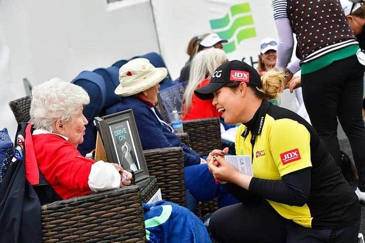 アリヤ・ジュタヌガーンさんのインスタグラム写真 - (アリヤ・ジュタヌガーンInstagram)「Words cannot describe how lucky we are, to be playing in the LPGA tour. Thanks to all the founders for all you have done. It’s so great to see you all this week. Thanks for coming out and watch us. Because of you, we will continue to #driveon #lpgafounderscup #lpga #mayariya #teamjutanugarn #SCG #Betagro #amazingthailand #iconsiam #jdxmultisports #KBank #iflythai #Toyata #Cotto」3月25日 9時06分 - mayariya