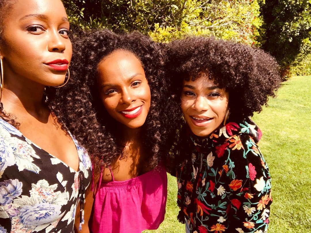 アジャ・ナオミ・キングのインスタグラム：「Spending time with these lovelies ...lucky me🙋🏾‍♀️ @tikasumpter @seekellymccreary」