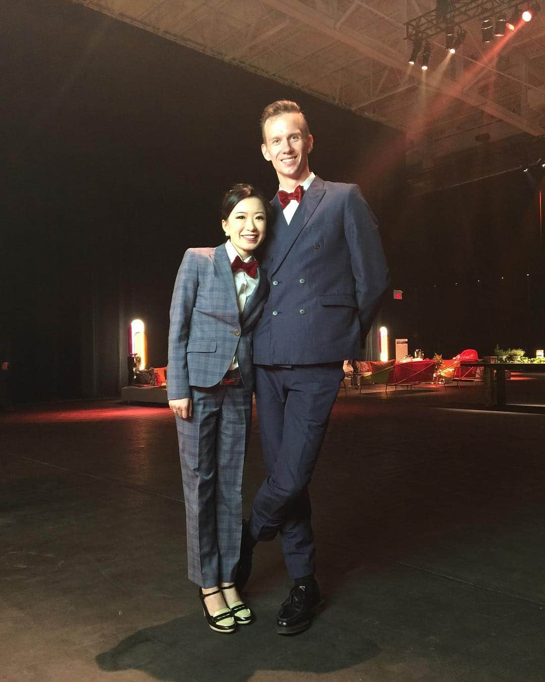 石井杏奈さんのインスタグラム写真 - (石井杏奈Instagram)「My pug❤️ We wore the same bow tie without planning!!😳😍 #pugetpug #forever #canada #montreal #grandsballets #ball #gala #dressup #suits #bowtie #shortest #tallest #cute #hahaha #meanttobe #fashion #okciaomulhouse #カナダ #モントリオール #ガラ #パーティー #スーツ #蝶ネクタイ #たまたまお揃い」3月25日 9時41分 - annaishii