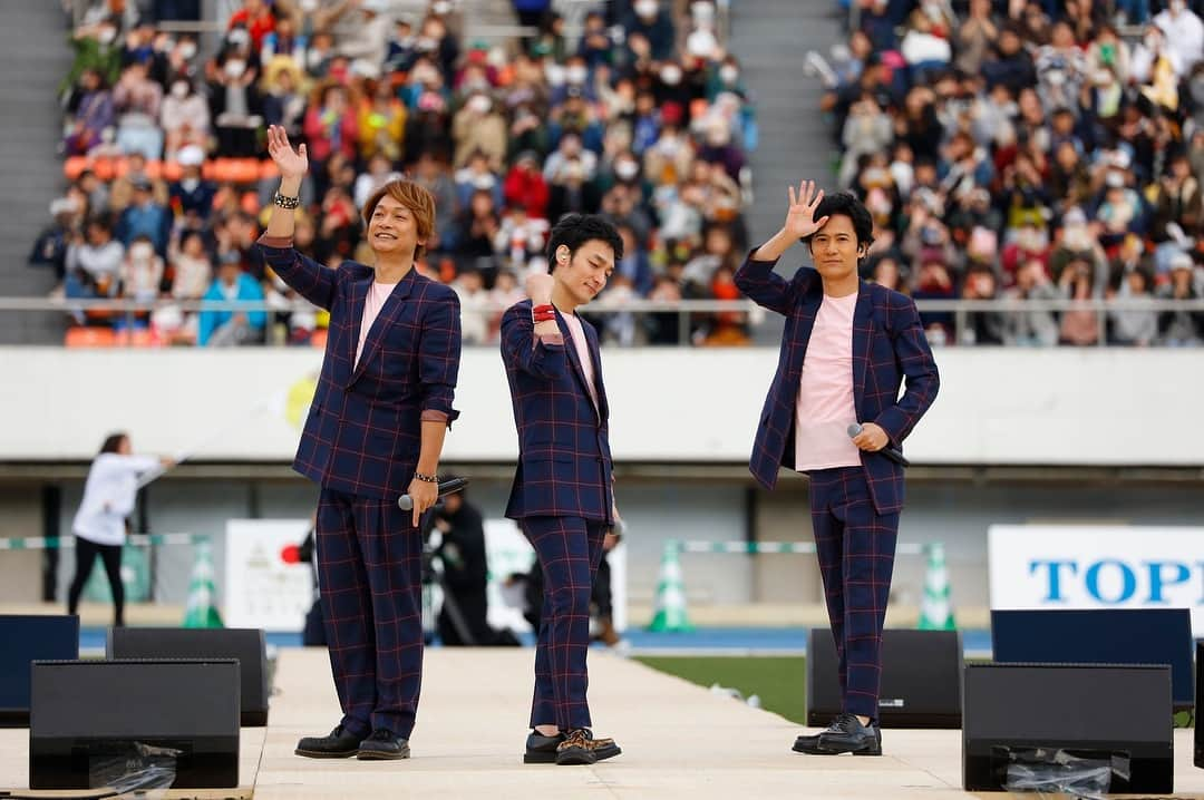 新しい地図さんのインスタグラム写真 - (新しい地図Instagram)「「パラ駅伝 in TOKYO 2019」 “雨あがりの駅伝日和”の中、チームを超えて17500人が大声援！ 草彅、パラ駅伝ランナー初挑戦　真剣ダッシュで大会を盛り上げる！ https://contents.atarashiichizu.com/?p=9691&post_type=chizu_topic ㅤㅤㅤㅤㅤㅤㅤㅤㅤㅤㅤㅤㅤ #新しい地図 #atarashiichizu #稲垣吾郎 #GoroInagaki #草彅剛 #TsuyoshiKusanagi #香取慎吾 #ShingoKatori」3月25日 10時07分 - atarashiichizu