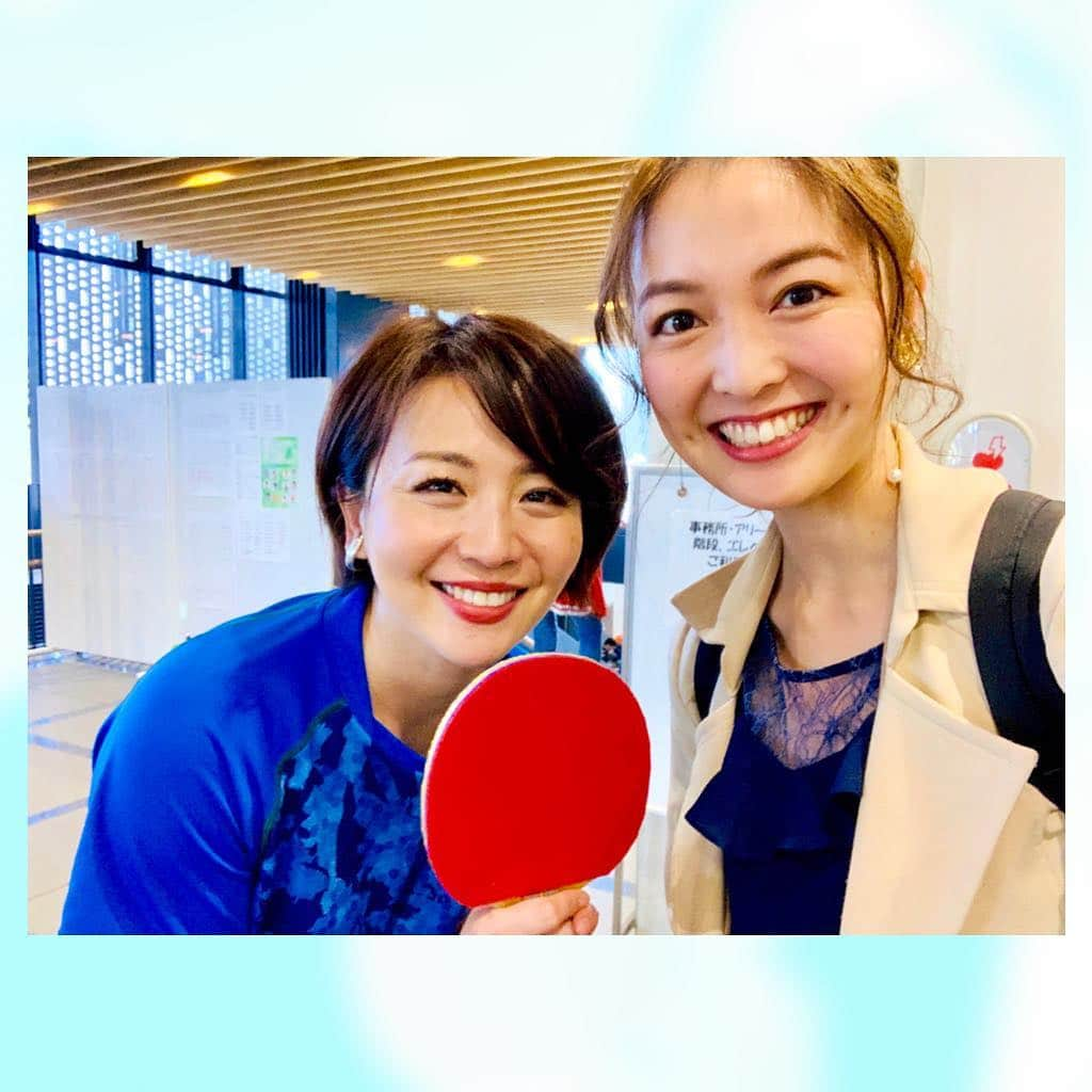 福田典子さんのインスタグラム写真 - (福田典子Instagram)「昨日は、卓球の東京選手権へ🏓✨ 元テレビ東京で、パラ卓球のアンバサダーも務める大橋未歩さんの卓球デビュー戦を応援しに行ってきました！！ . 実際には、縦位置から見ても、横位置から見ても、真ん中に位置するコートで試合されていたので、声援よりも拍手で念を送っていました🤦‍♀️💫笑 . サーブの前に大きく息を吐く大橋さんの姿から緊張感が伝わってきましたが、ラリーが続いたり、スマッシュが決まるときがあったり、点が入ったときのぴょんぴょん飛ぶ喜び方には胸キュンでしたが、プレーする姿はとってもかっこよかったです！ . . 会場では、 「大橋さんの応援で来たの〜？」 「卓球ジャパン！見てるよ〜！」などと声をかけてくださった方もいて嬉しかったです☺️✨ . 私も卓球の練習をしたくなりました😤🔥 . . . #大橋未歩 さん #デビュー戦 #卓球 #東京選手権 #東京オープン #卓球東京選手権 #tabletennis #pingpong #sports #スポーツ #スポーツイベント #試合 #試合観戦 #応援 #🏓」3月25日 15時44分 - norikofukuda212