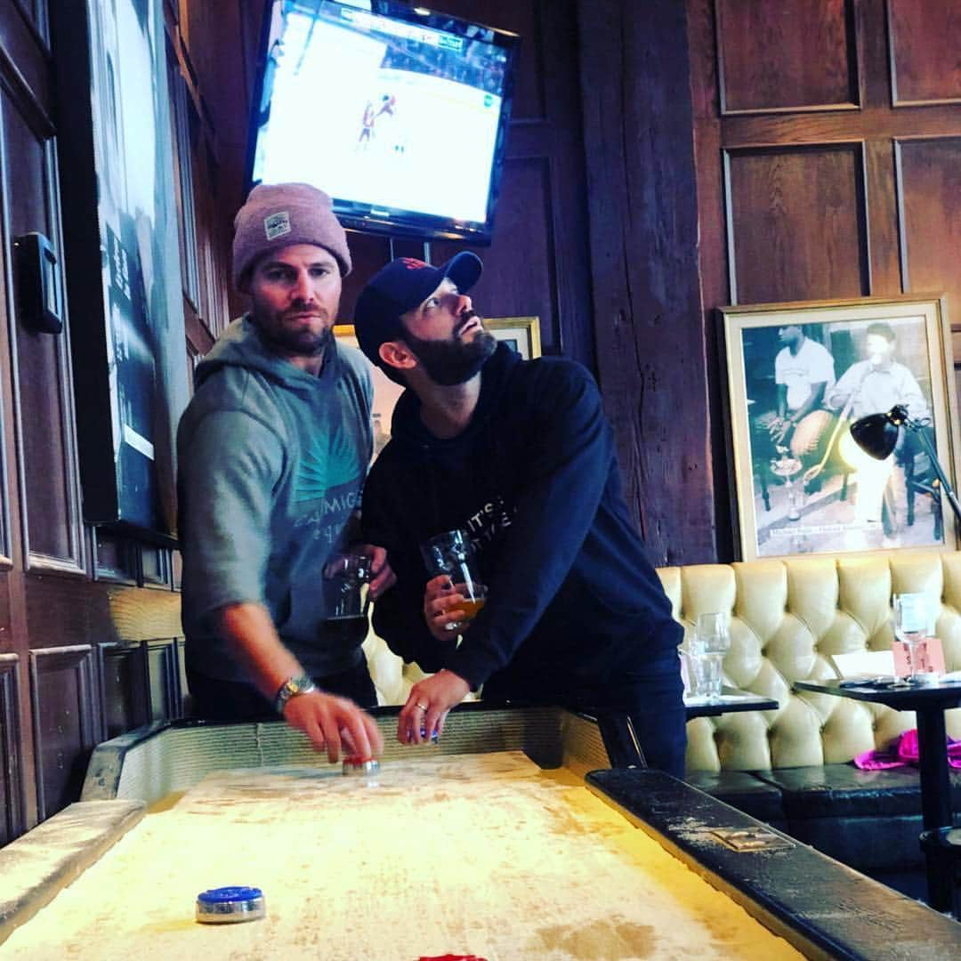 コリン・ドネルさんのインスタグラム写真 - (コリン・ドネルInstagram)「Bar Games w/ my Buddy」3月25日 10時25分 - colindonnell