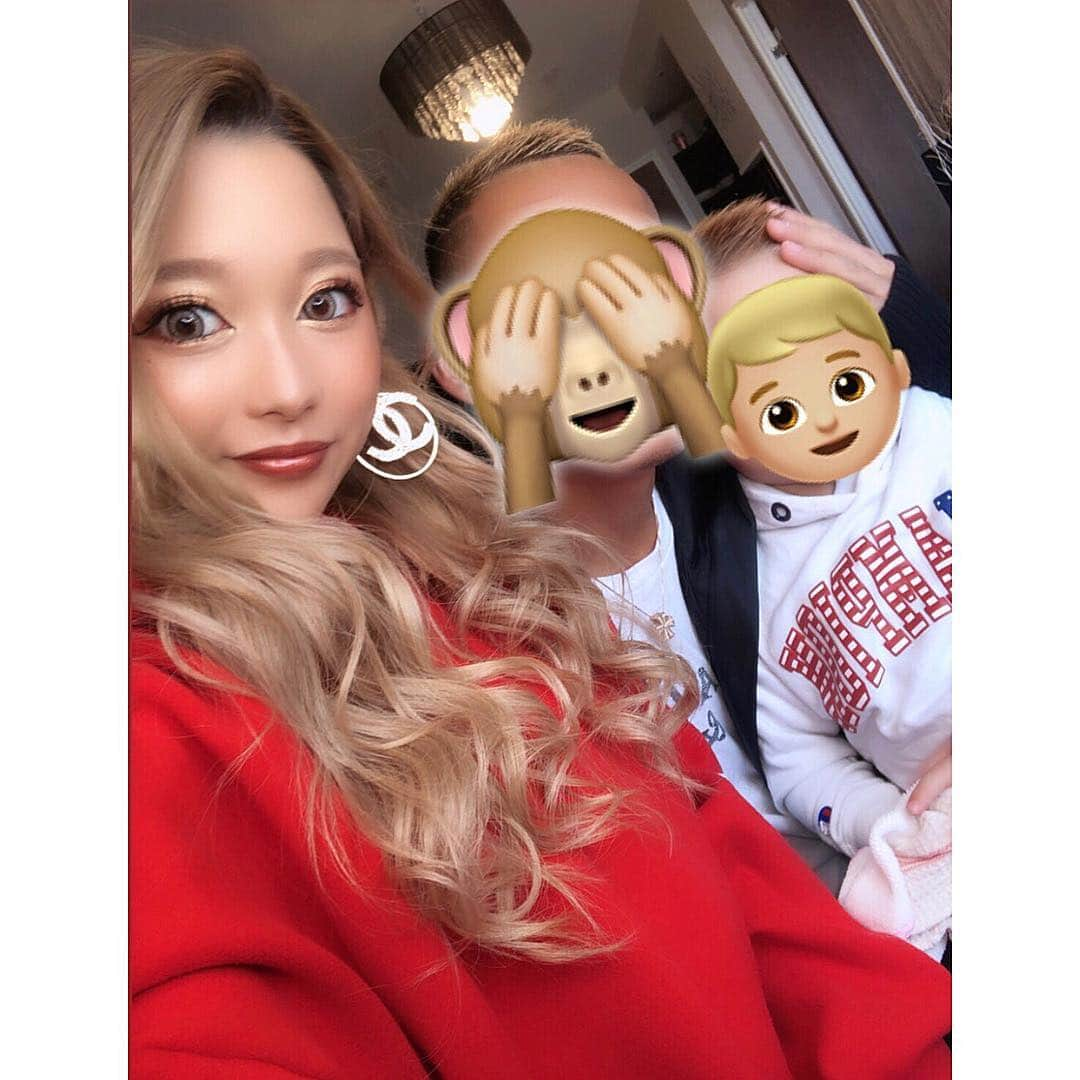 まいちゃんさんのインスタグラム写真 - (まいちゃんInstagram)「. family👪💕 . . #happyeveryday#familyphoto#🙈👦🏼👩🏼💞」3月25日 10時32分 - maisama_gram