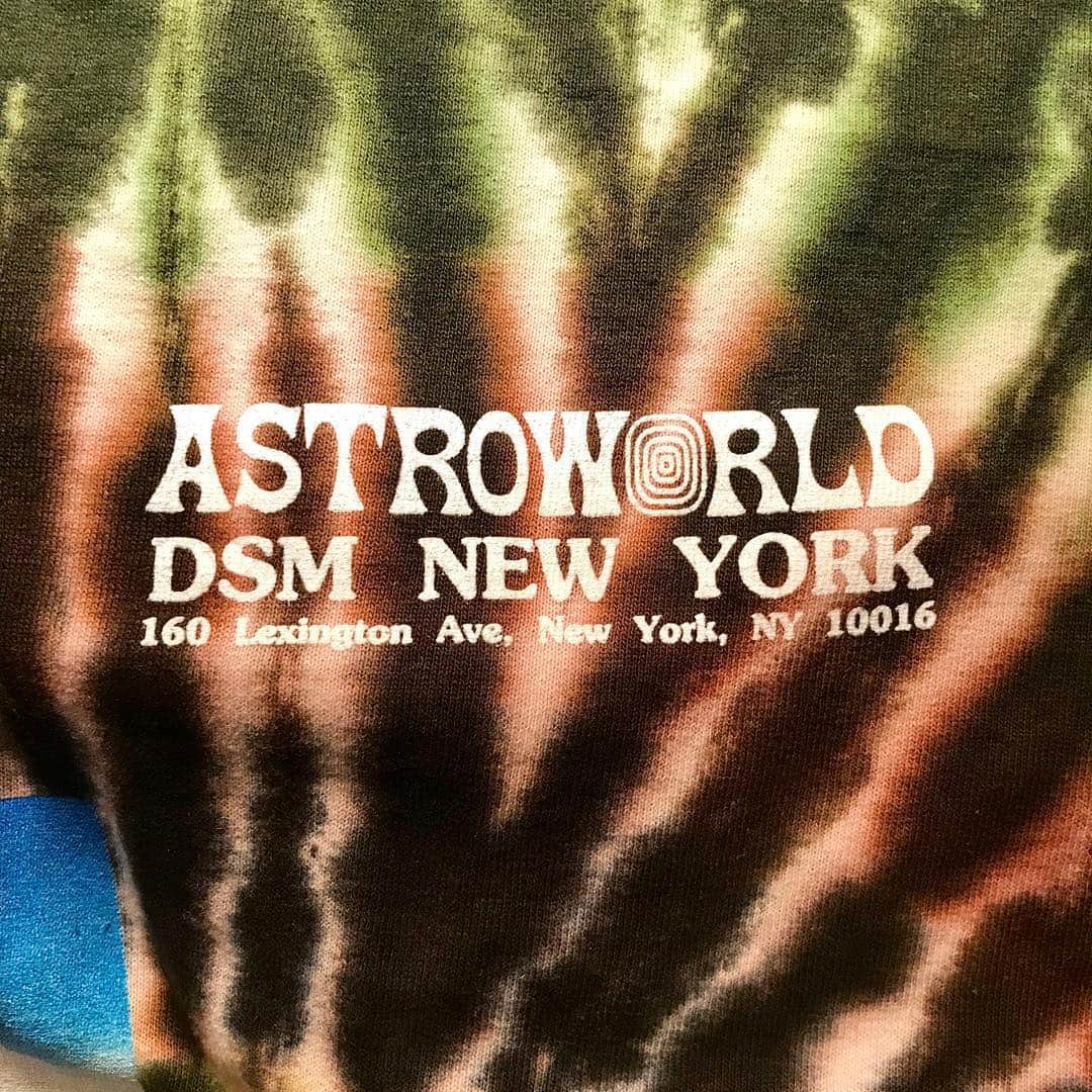 GROW AROUNDさんのインスタグラム写真 - (GROW AROUNDInstagram)「ASTR🙃W🌎RLD #astroworld #NewYork #TravisScott  Coming soon💨」3月25日 10時38分 - growaround