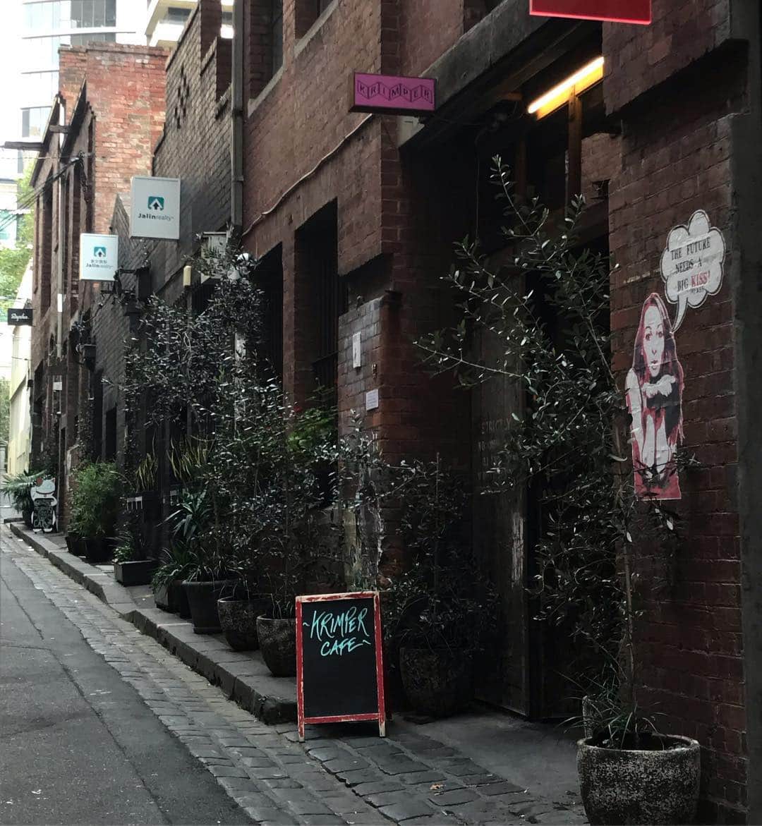 goodcoffeemeさんのインスタグラム写真 - (goodcoffeemeInstagram)「Converted warehouse spaces of Melbourne 😊 @vja  #krimpercafe #goodcoffee_melbourne」3月25日 10時42分 - goodcoffeeme