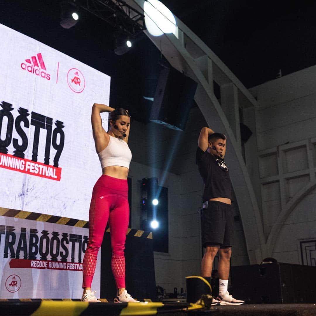 Jennifer Bachdimさんのインスタグラム写真 - (Jennifer BachdimInstagram)「ULTRABOOST 19 | Recode Running Festival was amazing!! . . Loved working out with all of the amazing @adidasindonesia Runners 🏃🏽‍♀️🏃🏾and I was impressed by the amazing atmosphere and power to run and work out! The new Ultraboost 19 is definitely my fave and I’m super excited to hear about your experience if you try it!! . . Anyways yesterday I definitely felt the love!!! Thank you guys and don’t forget to share your passion with your loved ones and keep them inspired ❤️🙏🏼 #Ultraboost19 #adidasrunning #adidasindonesia #workoutwithjen #adidaswomen #fitmom #strongwomen . . PS: SWIPE to see my Push ups with @eckieakbar 💪🏼❤️」3月25日 10時53分 - jenniferbachdim