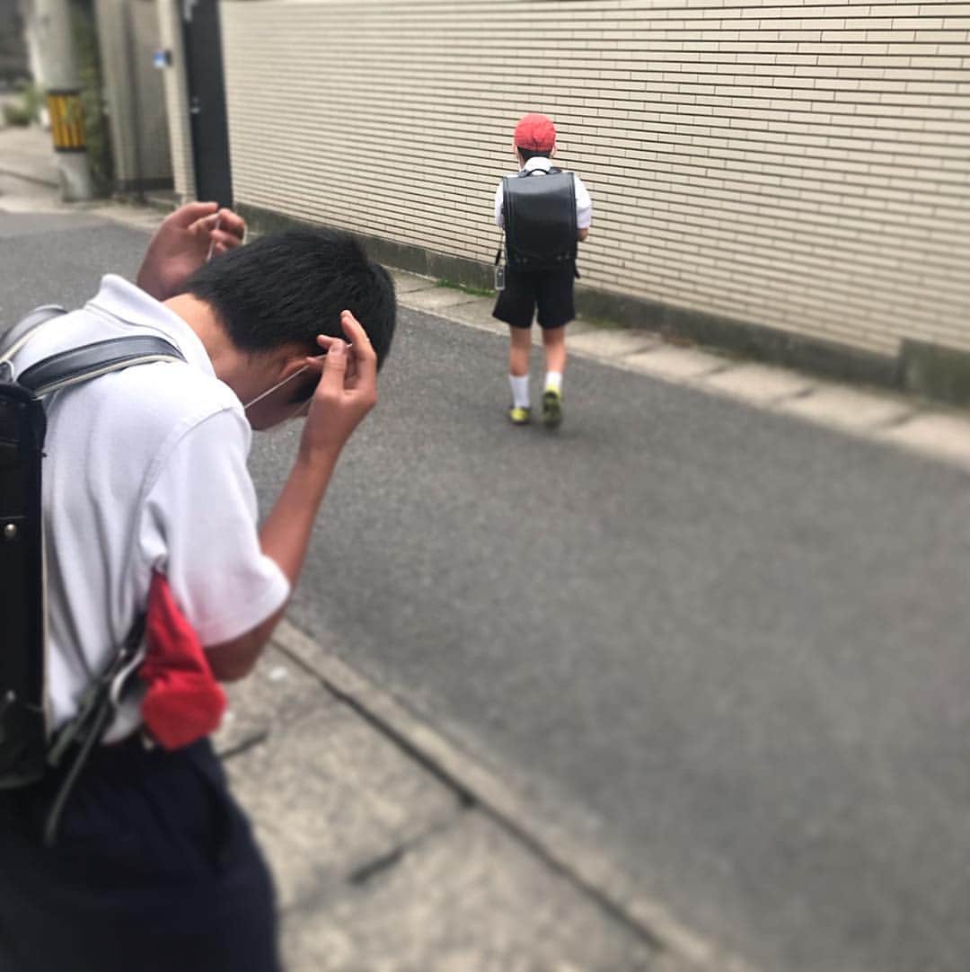 岡本安代さんのインスタグラム写真 - (岡本安代Instagram)「▶︎ありがとう！今年度！ . ついに本日、修了式。 . #ブログ絶賛更新中 #走り続ける岡本家 @okamoto.yasuyo  #5人の子育てママウンサー  #岡本安代」3月25日 10時51分 - okamoto.yasuyo