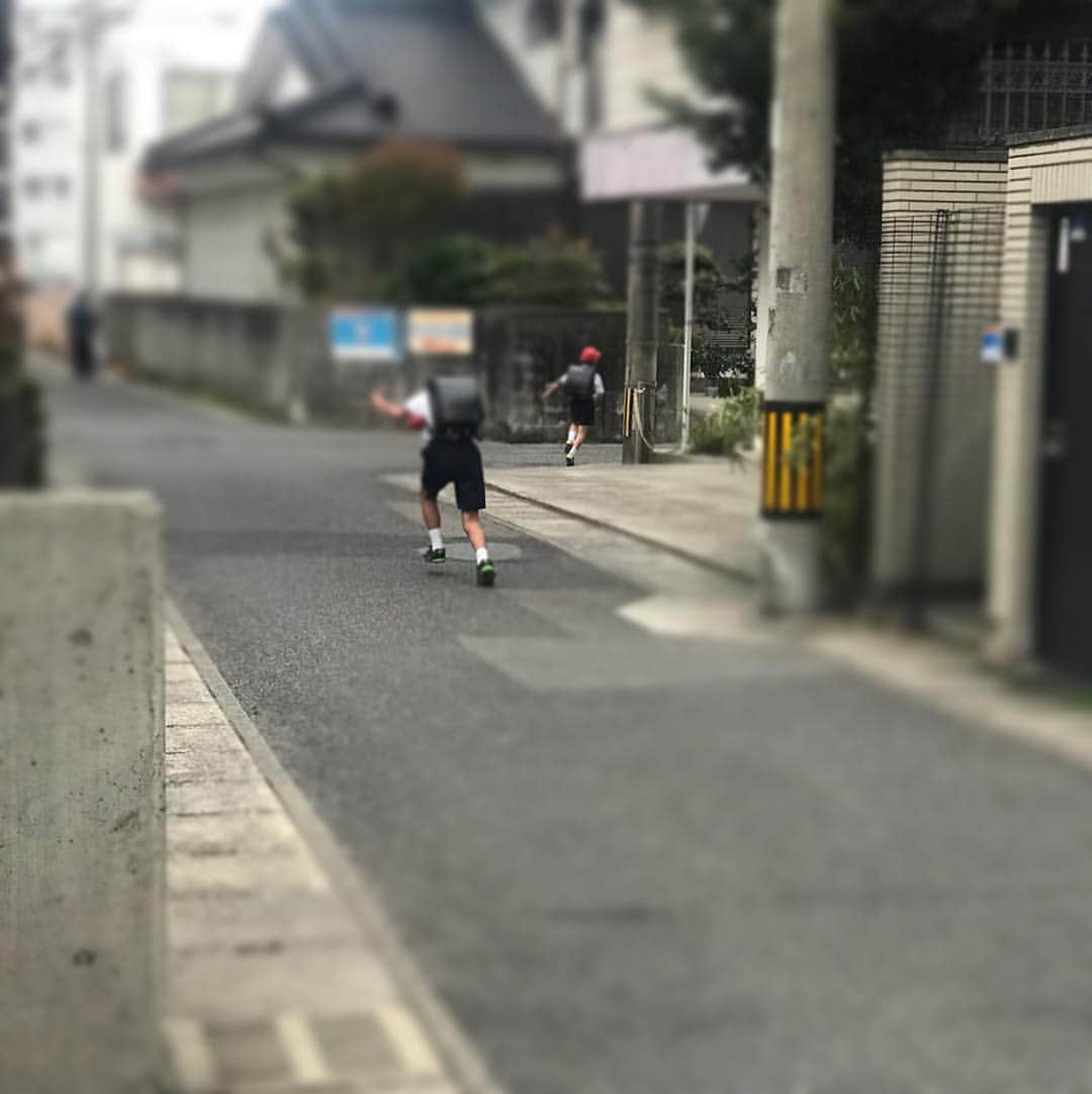 岡本安代さんのインスタグラム写真 - (岡本安代Instagram)「▶︎ありがとう！今年度！ . ついに本日、修了式。 . #ブログ絶賛更新中 #走り続ける岡本家 @okamoto.yasuyo  #5人の子育てママウンサー  #岡本安代」3月25日 10時51分 - okamoto.yasuyo