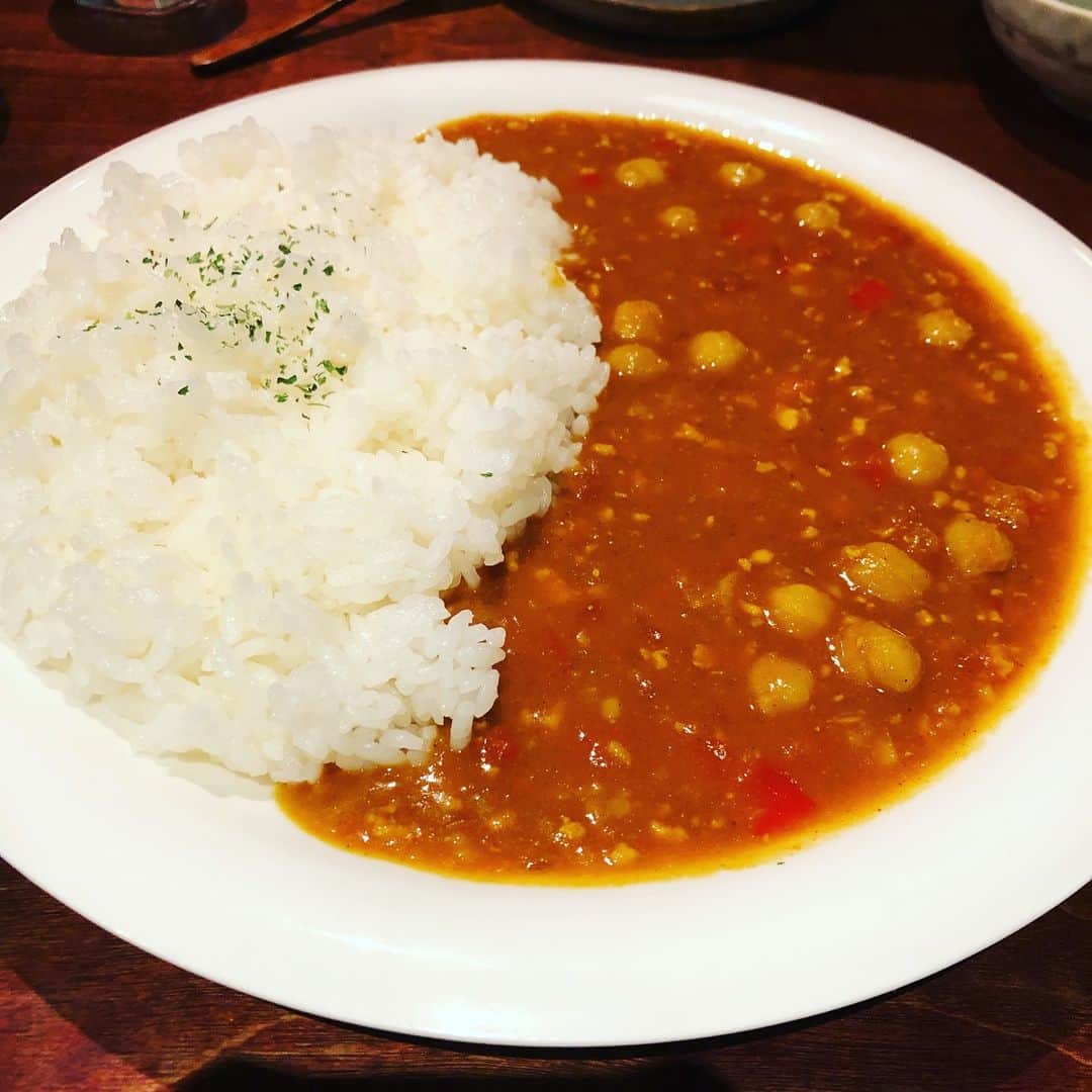 櫻井リヤさんのインスタグラム写真 - (櫻井リヤInstagram)「閉店間際にも関わらずカレーを出して下さったカフェこぐまさん、素敵なお店でした。文庫本ノートはネタ帳にします#東向島#鳩の街」3月25日 11時20分 - liya_sakurai