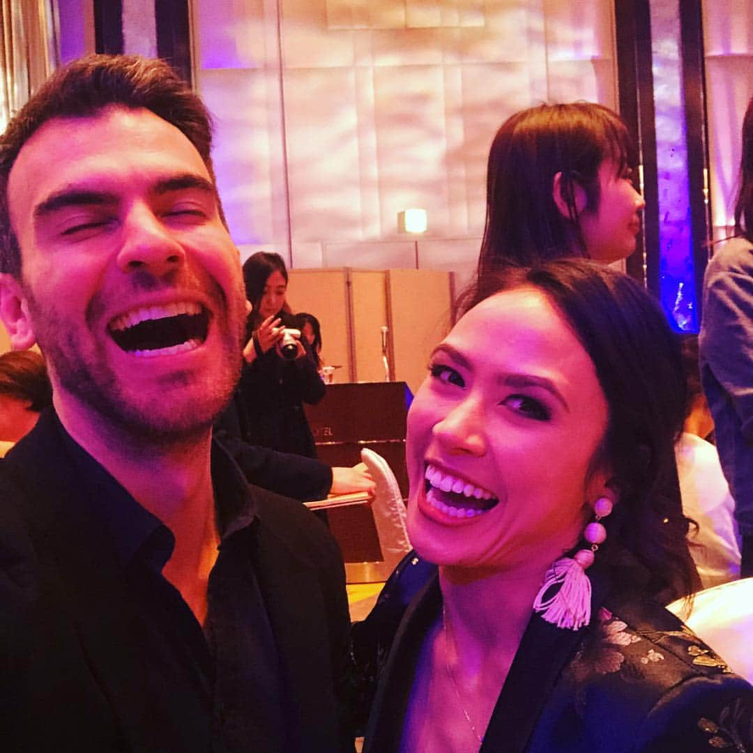 エリック・ラドフォードさんのインスタグラム写真 - (エリック・ラドフォードInstagram)「Madison Chock and Eric Radford star in “Worlds Banquet- Tokyo Rush” We run the gauntlet of emotions from post competition and election madness! 😁🙁🤨😐😬 #chockford #havingfun #dontbeserious #worldfigure #figureskating #figureskater #bestscreenplay #sheswaybetterthanme #bestactress」3月25日 11時53分 - ericradford85