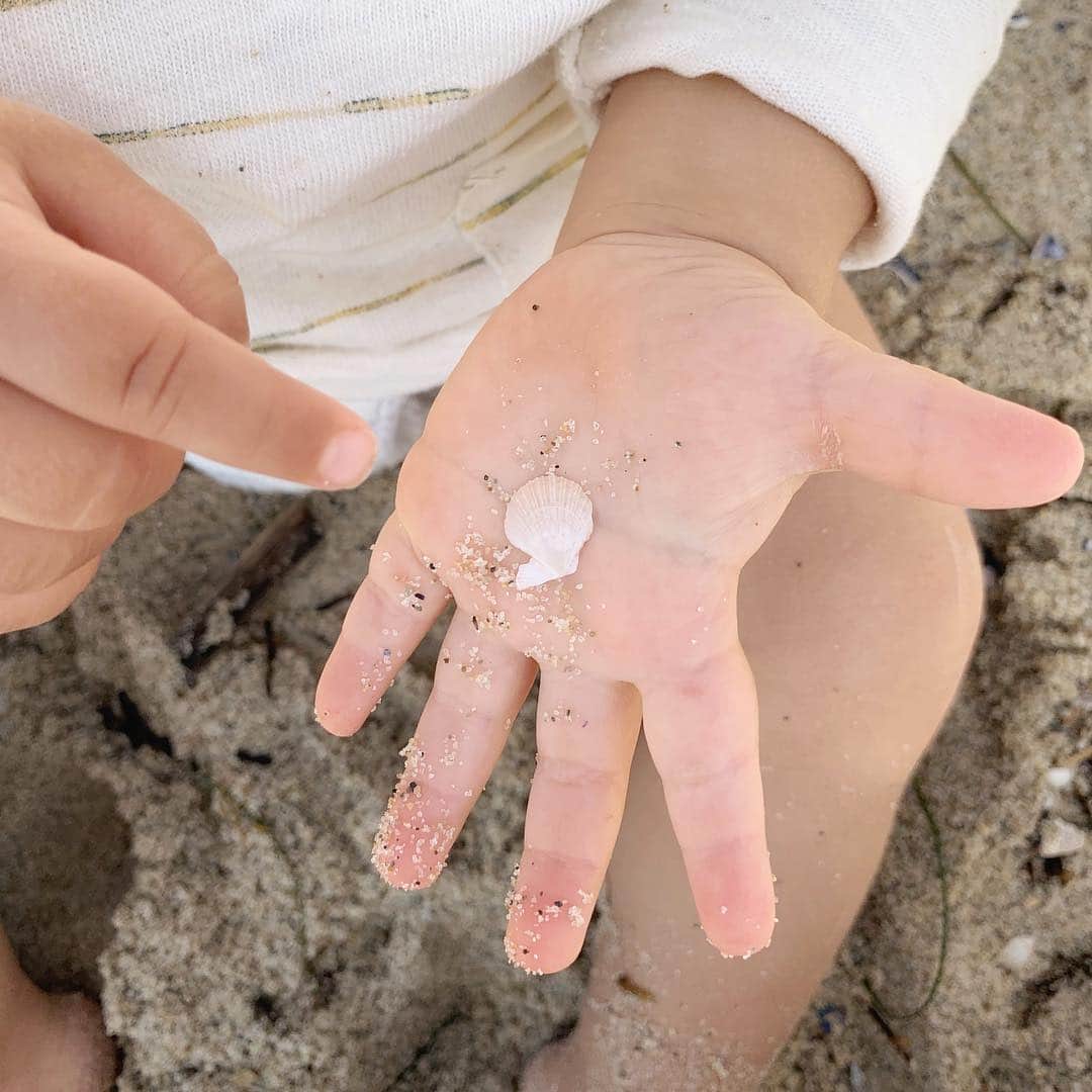 ローレン・コンラッドのインスタグラム：「I love beach days with this kid 🐚」