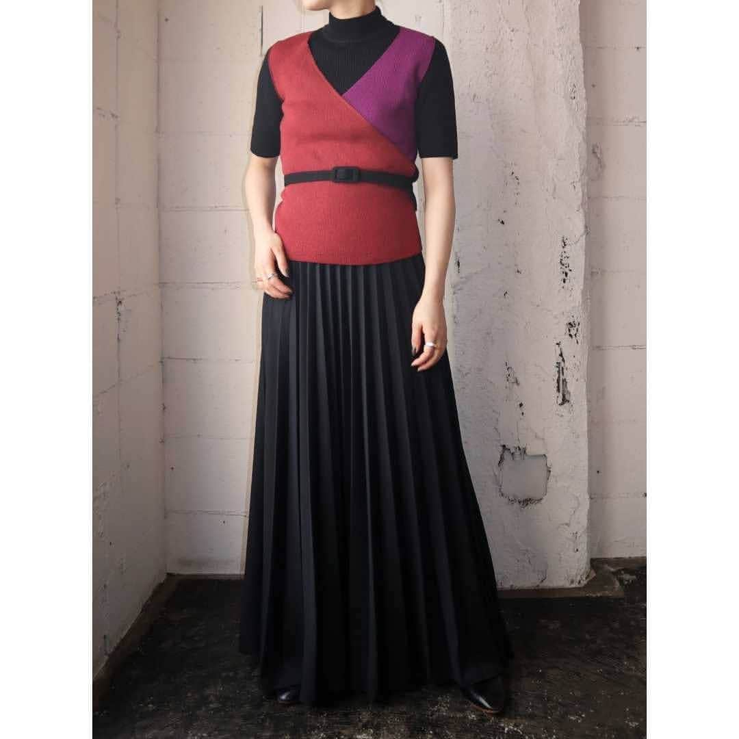 吉祥寺 古着屋 Orfeoのインスタグラム：「SONIA RYKIEL  Short Sleeve Knit Style  #Orfeo #Kichijoji #Tokyo #vintage #used #fashion #coodinate #outfits  掲載商品のお問い合わせはメールにて承っております。コメント、DMでのお問い合わせは受け付けておりませんのでご了承ください。」