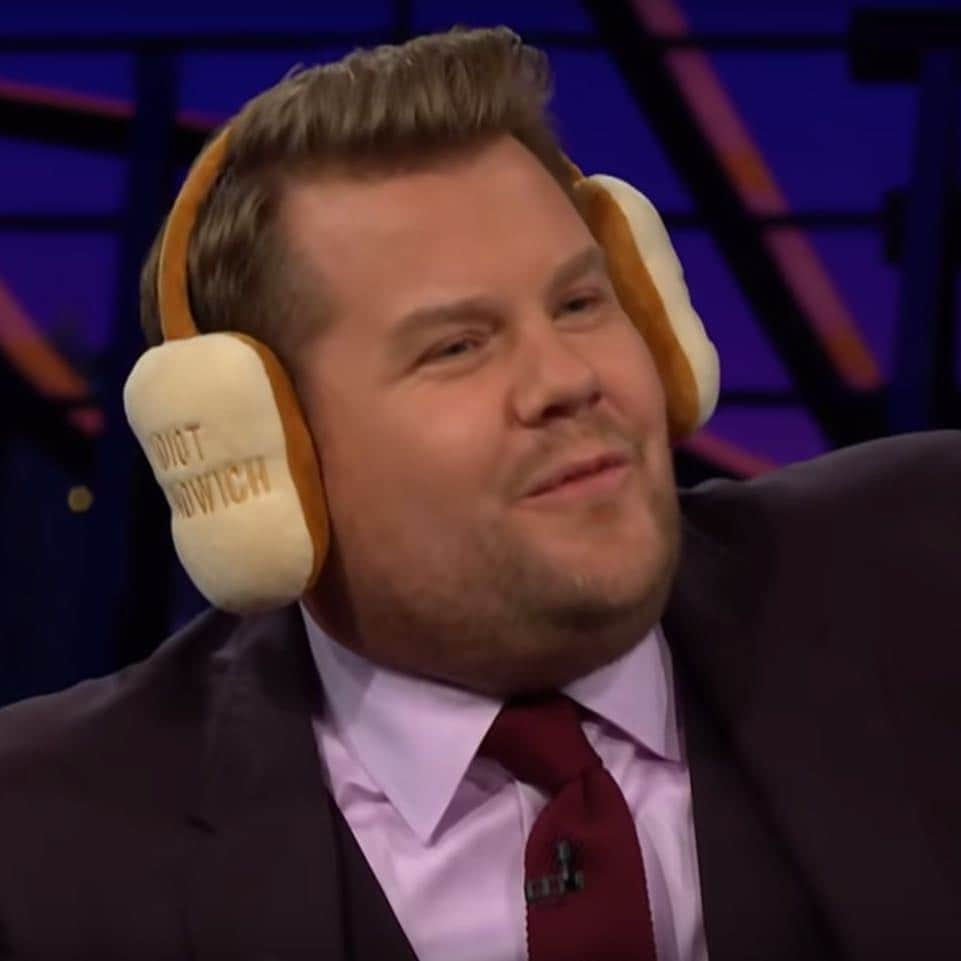 9GAGさんのインスタグラム写真 - (9GAGInstagram)「@takemymoney presents: Meme just got real. Gordon Ramsay is selling “Idiot Sandwich” earmuffs. - 🎥 @j_corden - #idiotsandwich #hellskitchen #takemymoney #9gag」3月25日 12時05分 - 9gag