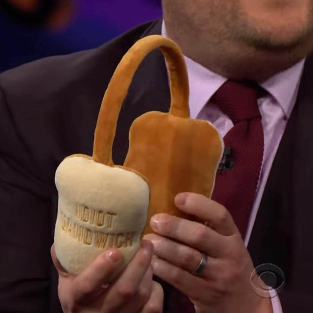 9GAGさんのインスタグラム写真 - (9GAGInstagram)「@takemymoney presents: Meme just got real. Gordon Ramsay is selling “Idiot Sandwich” earmuffs. - 🎥 @j_corden - #idiotsandwich #hellskitchen #takemymoney #9gag」3月25日 12時05分 - 9gag