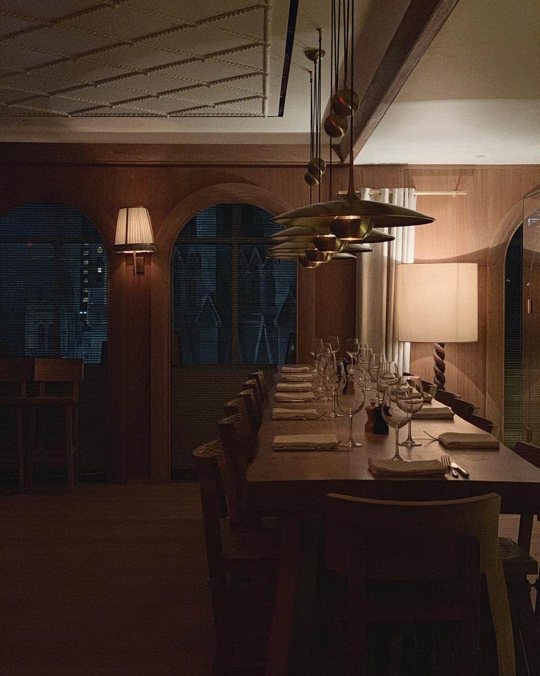 アリス・ガオさんのインスタグラム写真 - (アリス・ガオInstagram)「the newest stunning place to dine in nyc - @lavenueatsaks designed by #philippestarck」3月25日 12時31分 - alice_gao
