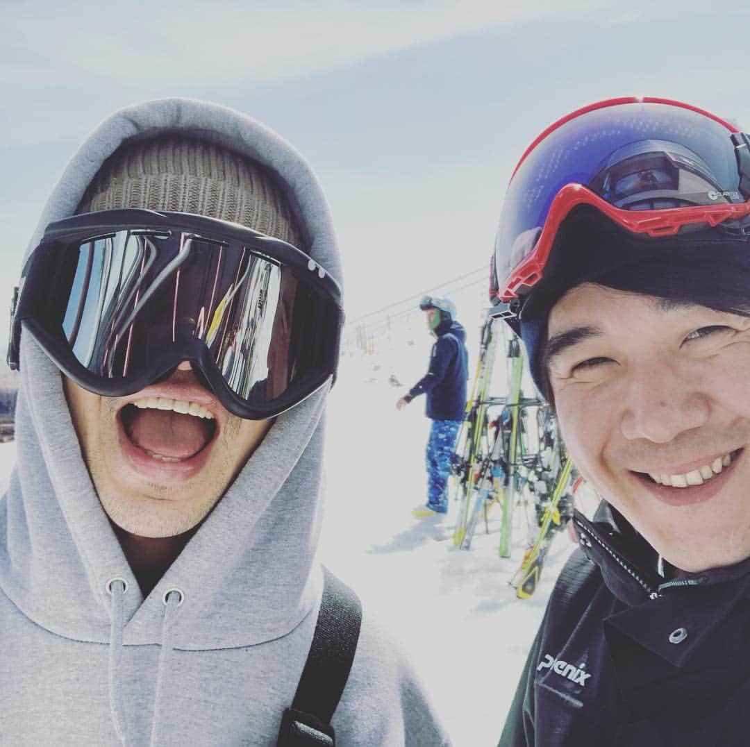のインスタグラム：「須田と朝活！思ったより雪あったよ☃️奴についていくのが大変😅」