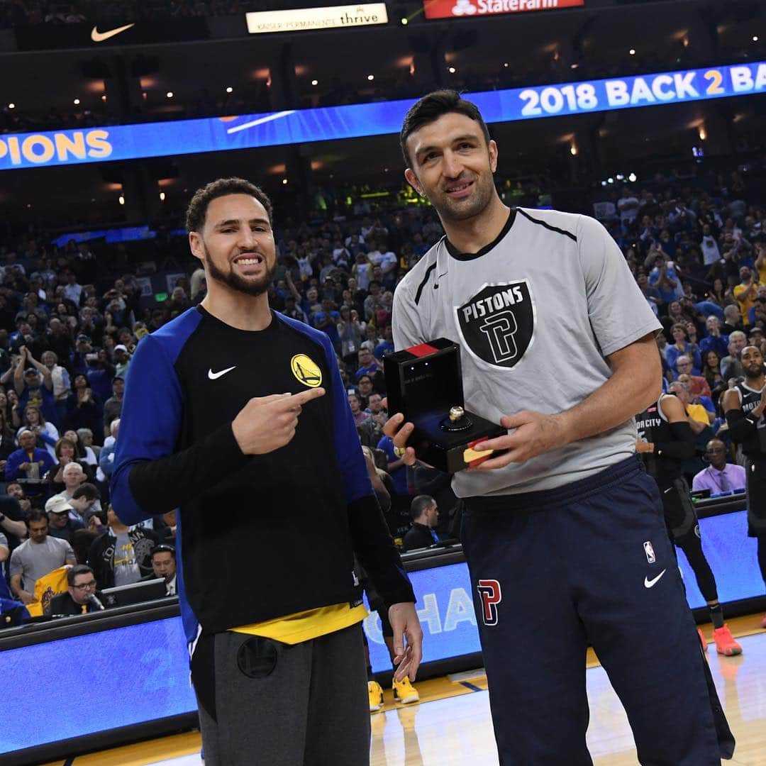 クレイ・トンプソンのインスタグラム：「Congrats to my guy ZaZa #igotmoredunksthenyou #nothingeasy #back2backchamp」