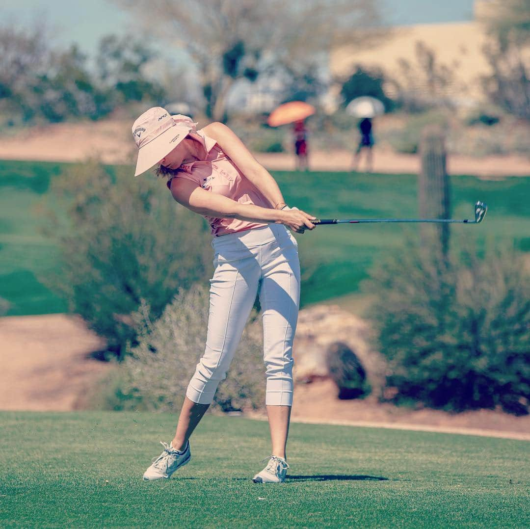 サンドラ・ガルさんのインスタグラム写真 - (サンドラ・ガルInstagram)「Didn’t catch the birdie train this week 🚃 But I heard there is another one I can catch next week 😊 Big thanks to all the fans and volunteers @lpgafounders 👊🏻 #hatgamestrong」3月25日 13時03分 - thesandragal