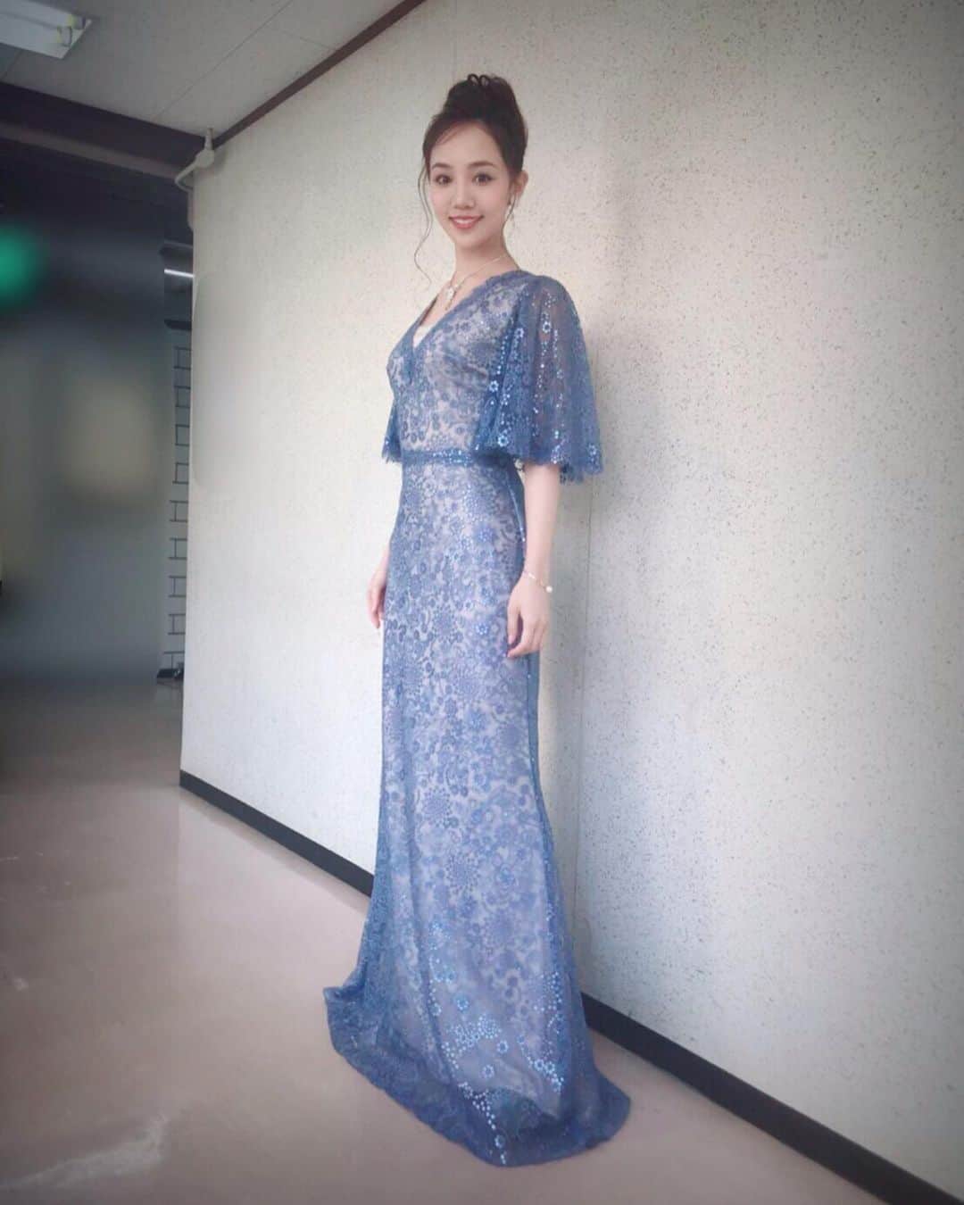 咲妃みゆのインスタグラム：「立て続けに失礼致します💦 . 福岡公演でのお衣裳を紹介させてください☺️ . ドレス：@tadashishoji_japan アクセサリー：@imac_jewelry . 私が歌わせて頂いた曲は、新宿・福岡共に「麦の唄」「誕生」「銀の龍の背に乗って」でした😌」