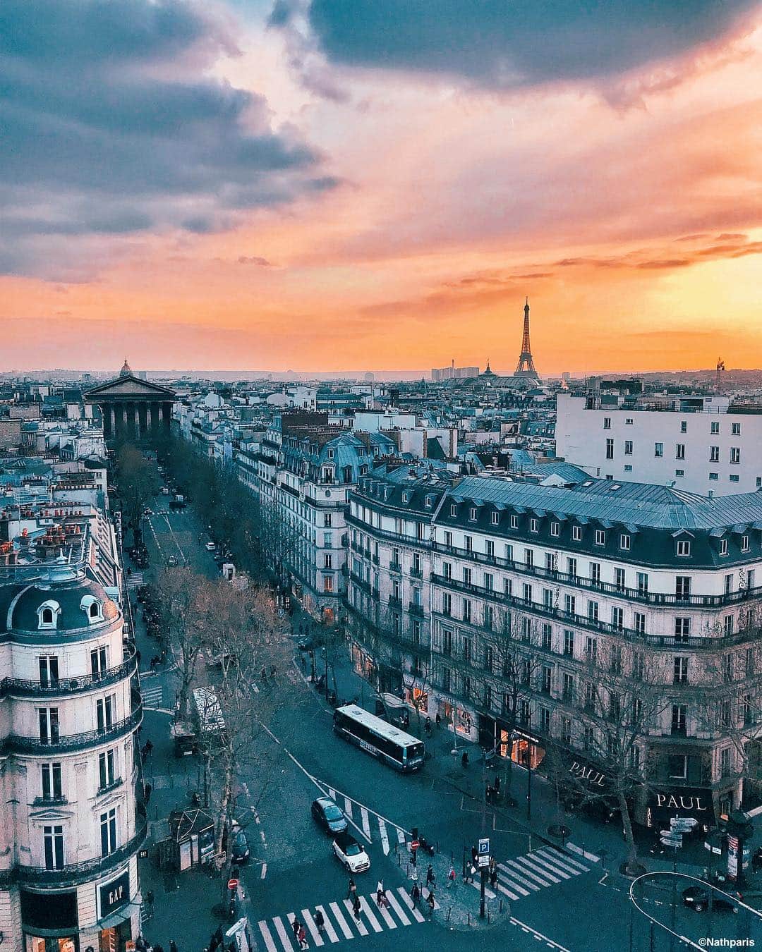 nathparisのインスタグラム：「Sunset 🧡 #paris」