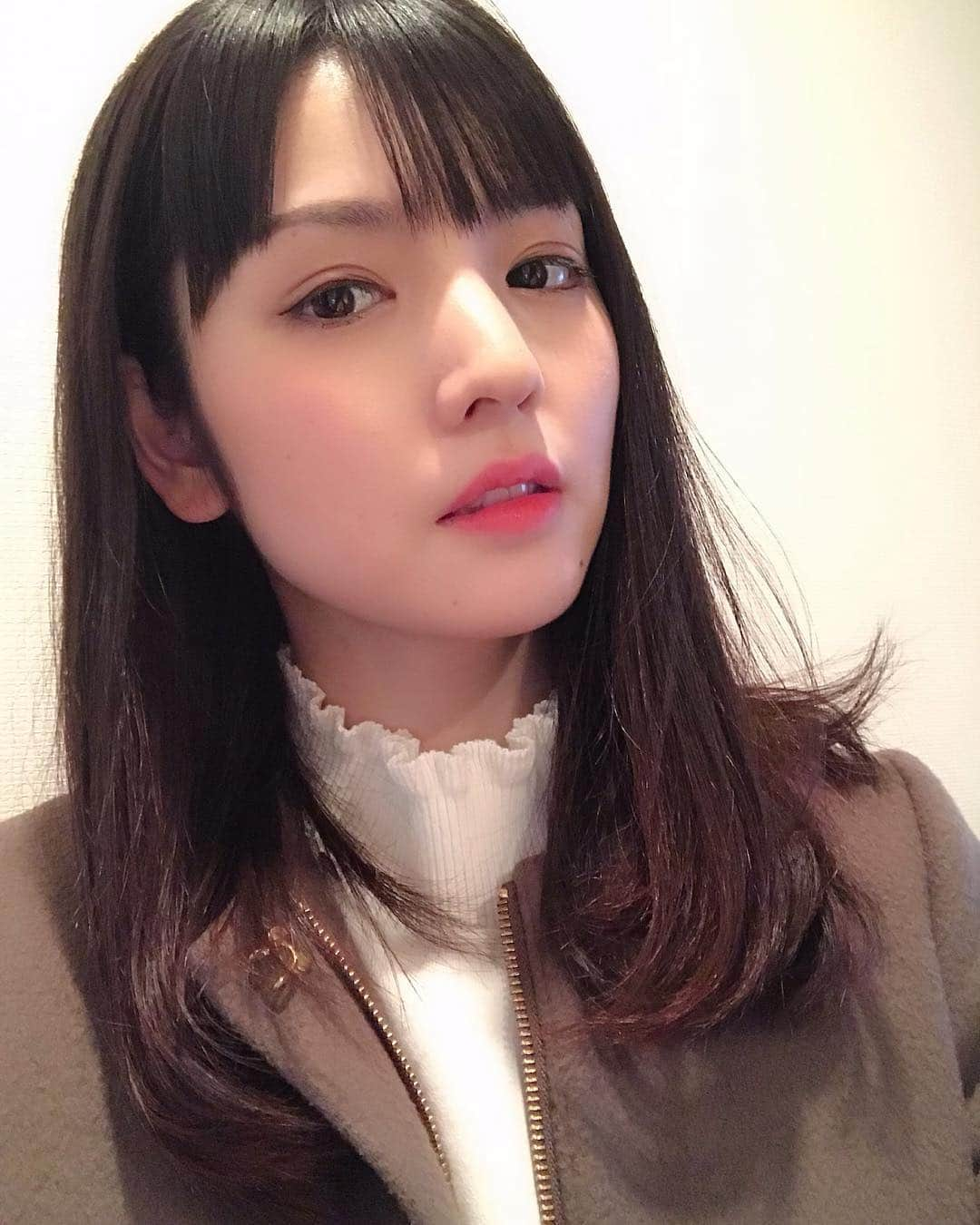 道重さゆみさんのインスタグラム写真 - (道重さゆみInstagram)「すっぴん→メイク💄(ムカつく角度。。笑  最近ね、メイクするの楽しくてめちゃ好き！ メイク終わっちゃうと、 あー！もう1回したい！ってなるー！」3月26日 0時57分 - sayumimichishige0713