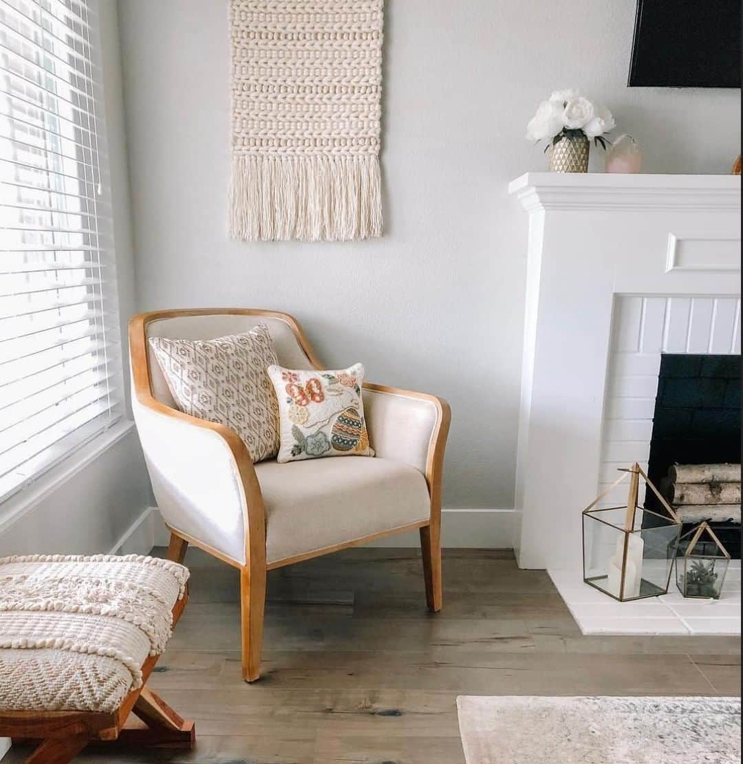 HomeGoodsさんのインスタグラム写真 - (HomeGoodsInstagram)「Neutral is a natural when the knotty texture of macramé is paired with the soft curves of this side chair. Find what inspires you. Find it for less. #GoFinding (📸: @humblehomehostess)」3月25日 23時31分 - homegoods
