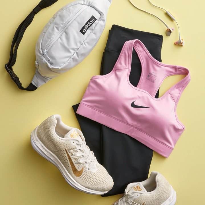 ロック&リパブリックのインスタグラム：「The right kind of support adds up. And so do the savings. Get $10 off when you spend $40 on select low-, medium- and high-impact sports bras. Ends today. #mondaymotivation #Kohls」